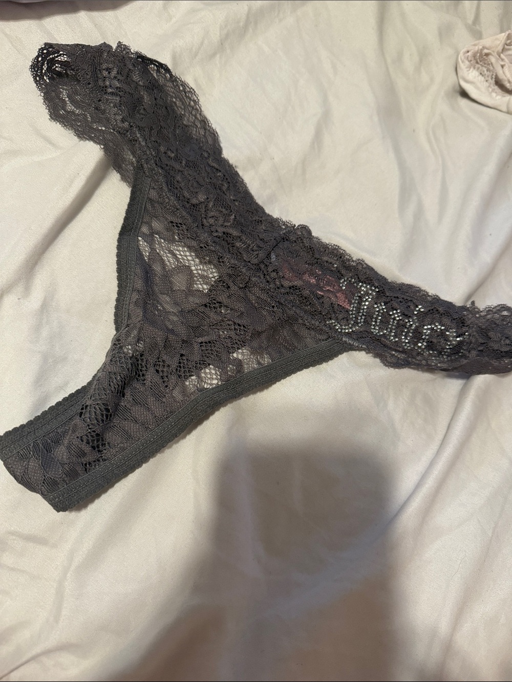 NWT Victoria's Secret Light Gray / Silver Rhinestone Lace Underwire Bra Medium - Picture 4 of 4